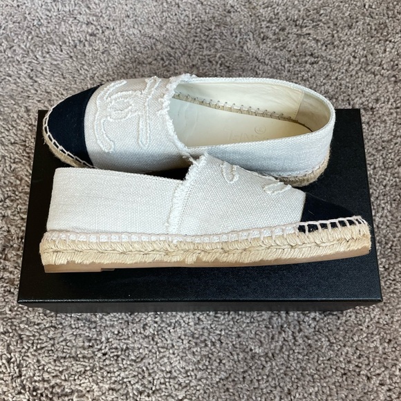 Chanel Espadrilles Beige and Black - Picture 8 of 9